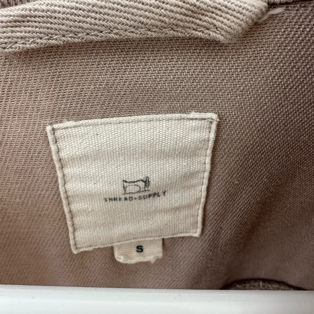 Thread and supply 100% cotton Women's button down - Picture 4 of 5